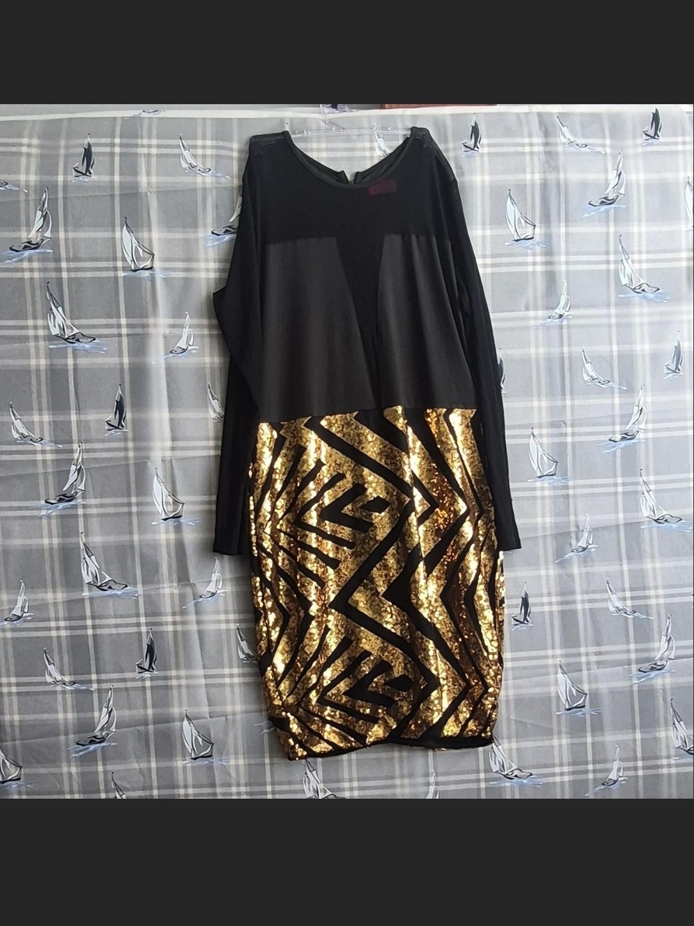 Black & Gold Sequin Long Sleeve Dress